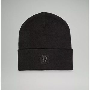 COPY - LULULEMON-Warm Revelation Beanie BLK S/M-worn once